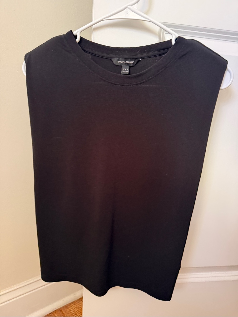 Banana Republic Black Sleeveless Muscle Tee